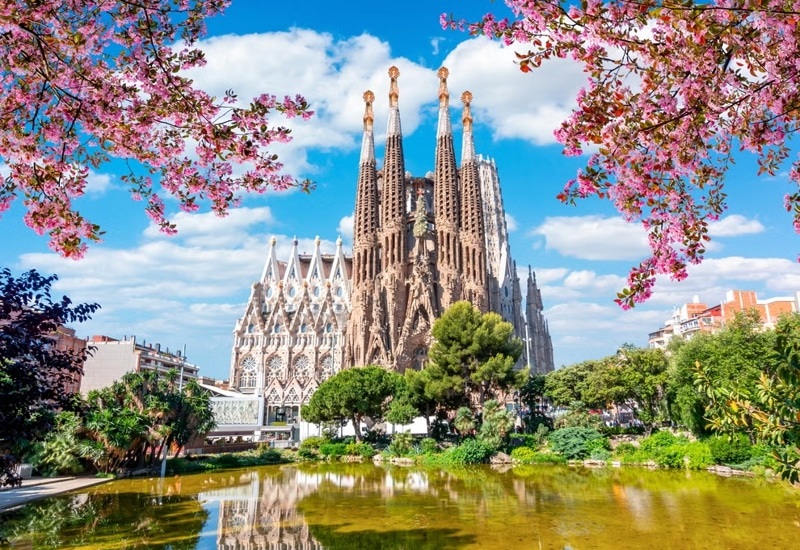 Descubre los Barrios Top de Barcelona en 2023: Vivienda y Estilo